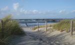 Blick vom Strandaufgang auf die Ostsee und die Graal-Müritzer Seebrücke