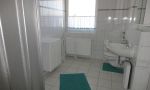 Beispielfoto für ein Bad einer 2 Zimmer Ferienwohnung im Ferienobjekt Graal-Müritz - Bad tlw  ohne Fenster